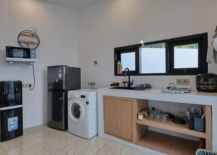 Astella Villa Toyapakeh